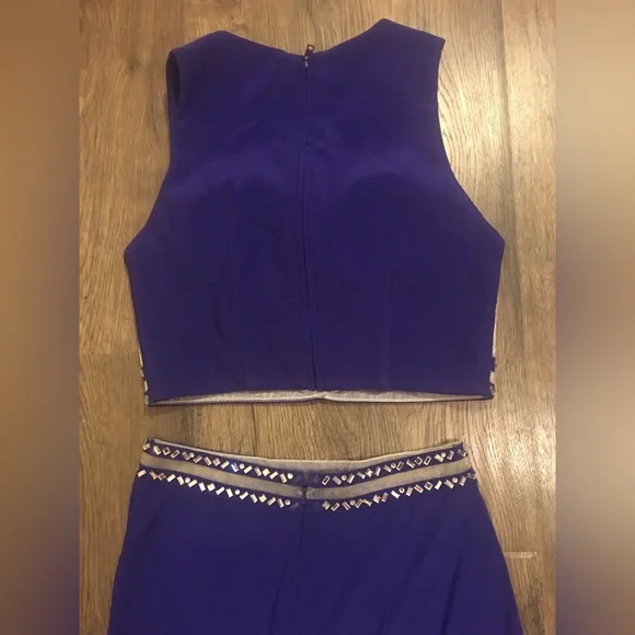 Juniorβs Two Piece Formal Dress Size 1 - Picture 4 of 12